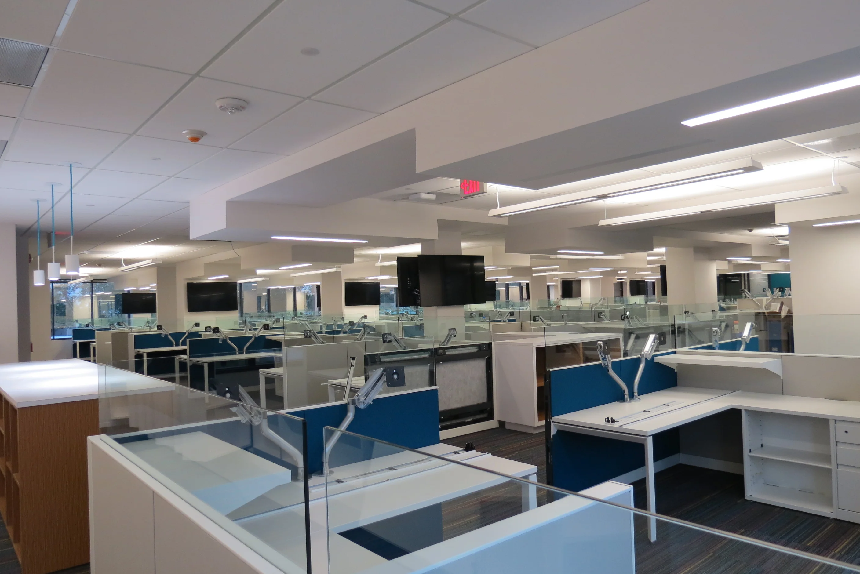 Digital Signage - Blinds Office Modern digital signage display in a corporate comms setting